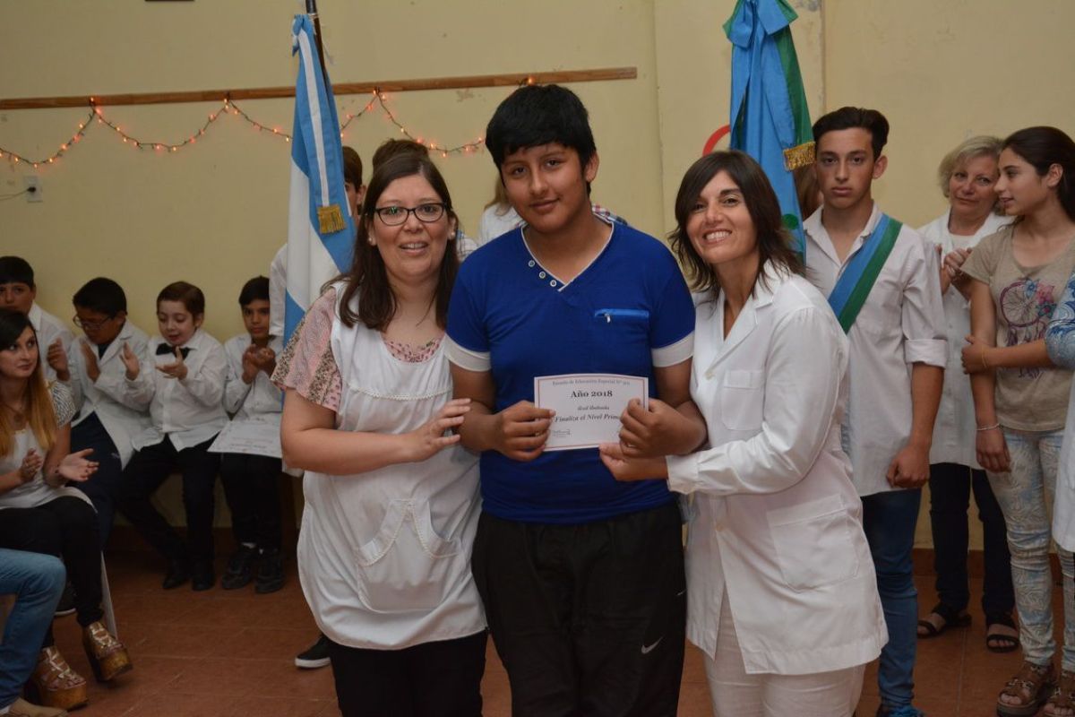 Emotivo acto de fin de curso en la Escuela Especial Nº 501