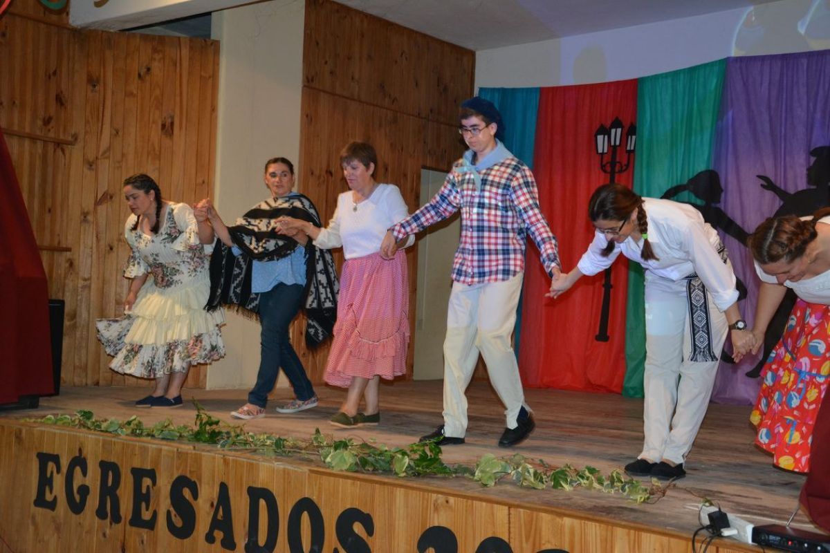 Emotivo acto de fin de curso en la Escuela Especial Nº 501