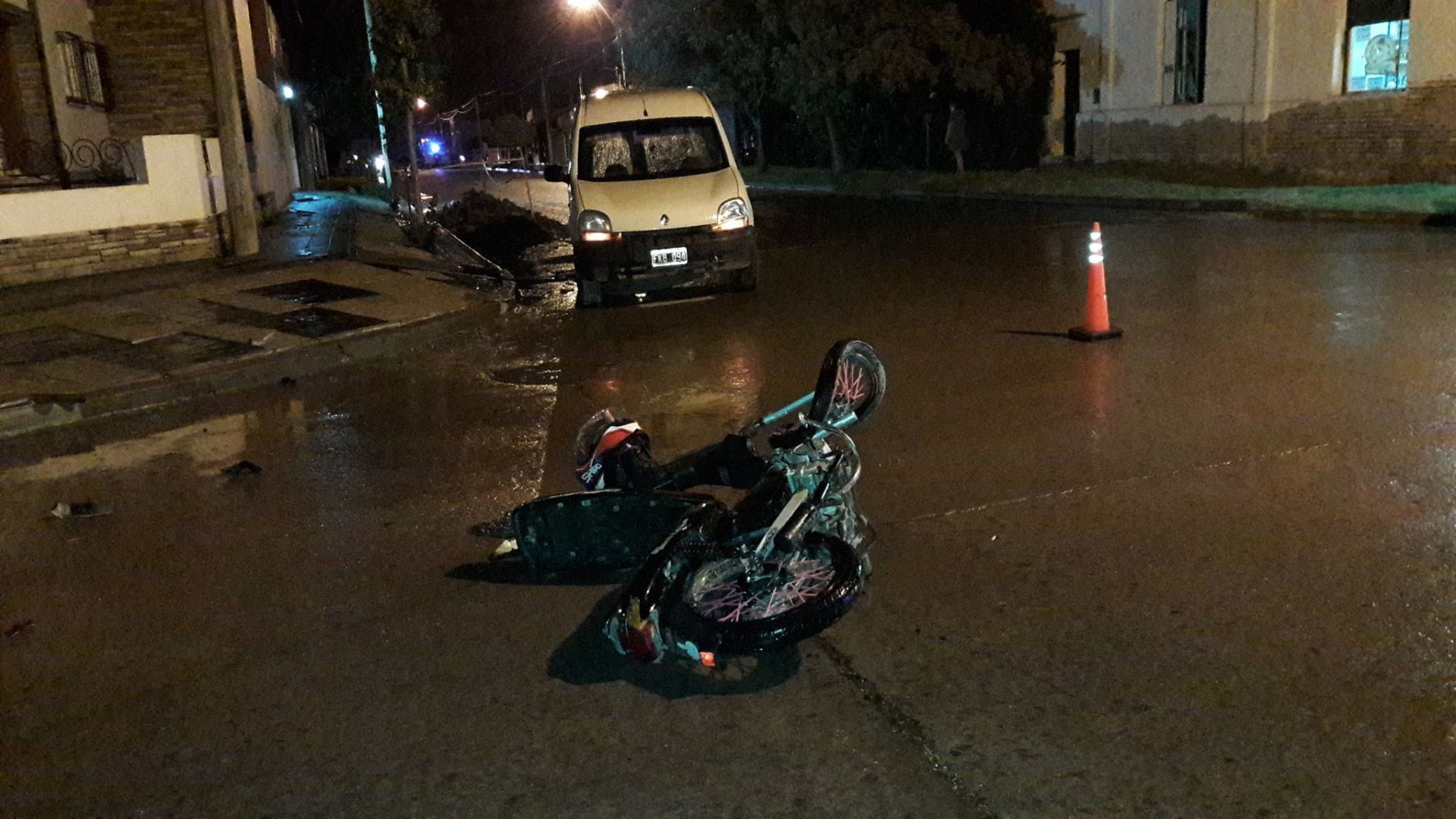 Un herido tras choque entre un auto y una moto | El Orden de Pringles
