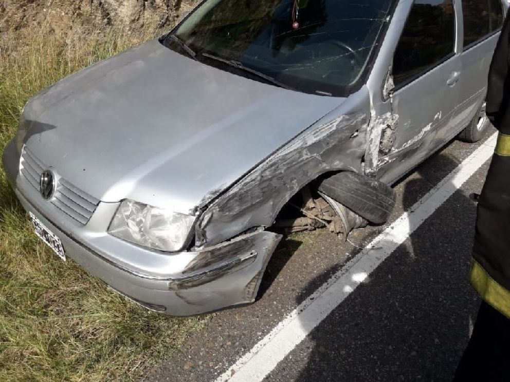 Una ambulancia y un auto protagonizaron un choque en la ruta 76 | El ...