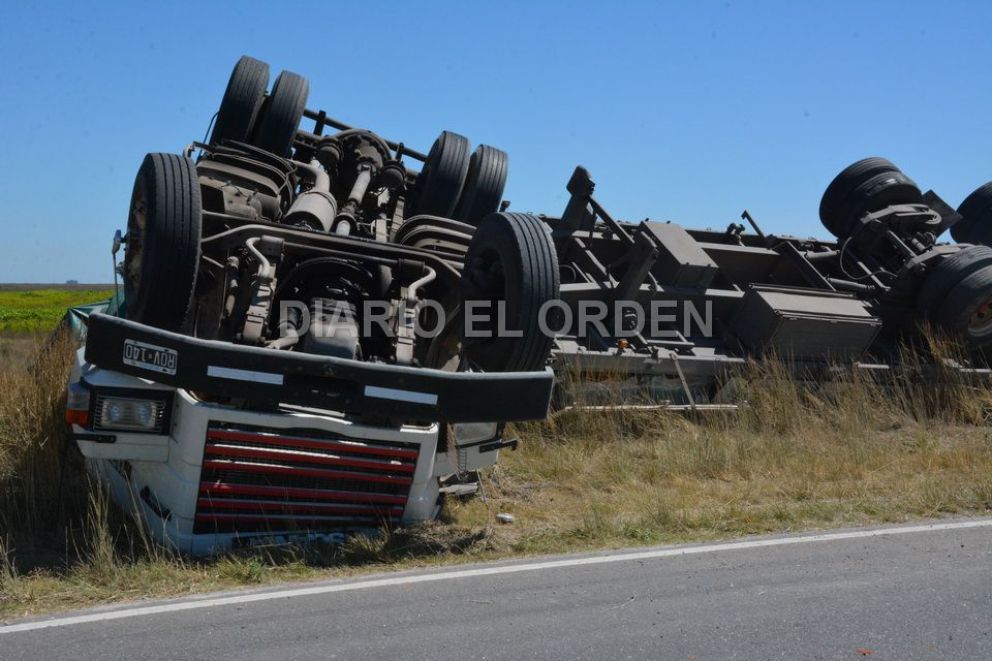 Vuelco de un camión en Ruta 51, cerca del puente Reserva | El Orden de ...