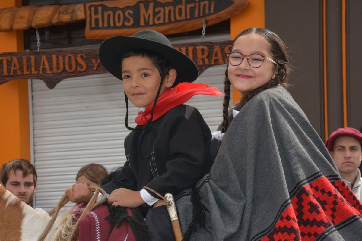 Iara Ferreyra la Reina del Fortín Tradición  y Libertad