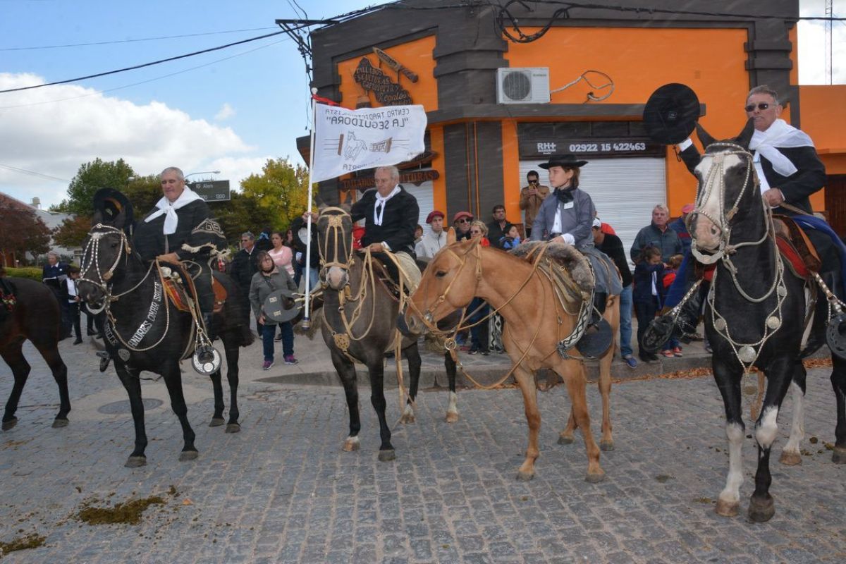 Iara Ferreyra la Reina del Fortín Tradición  y Libertad