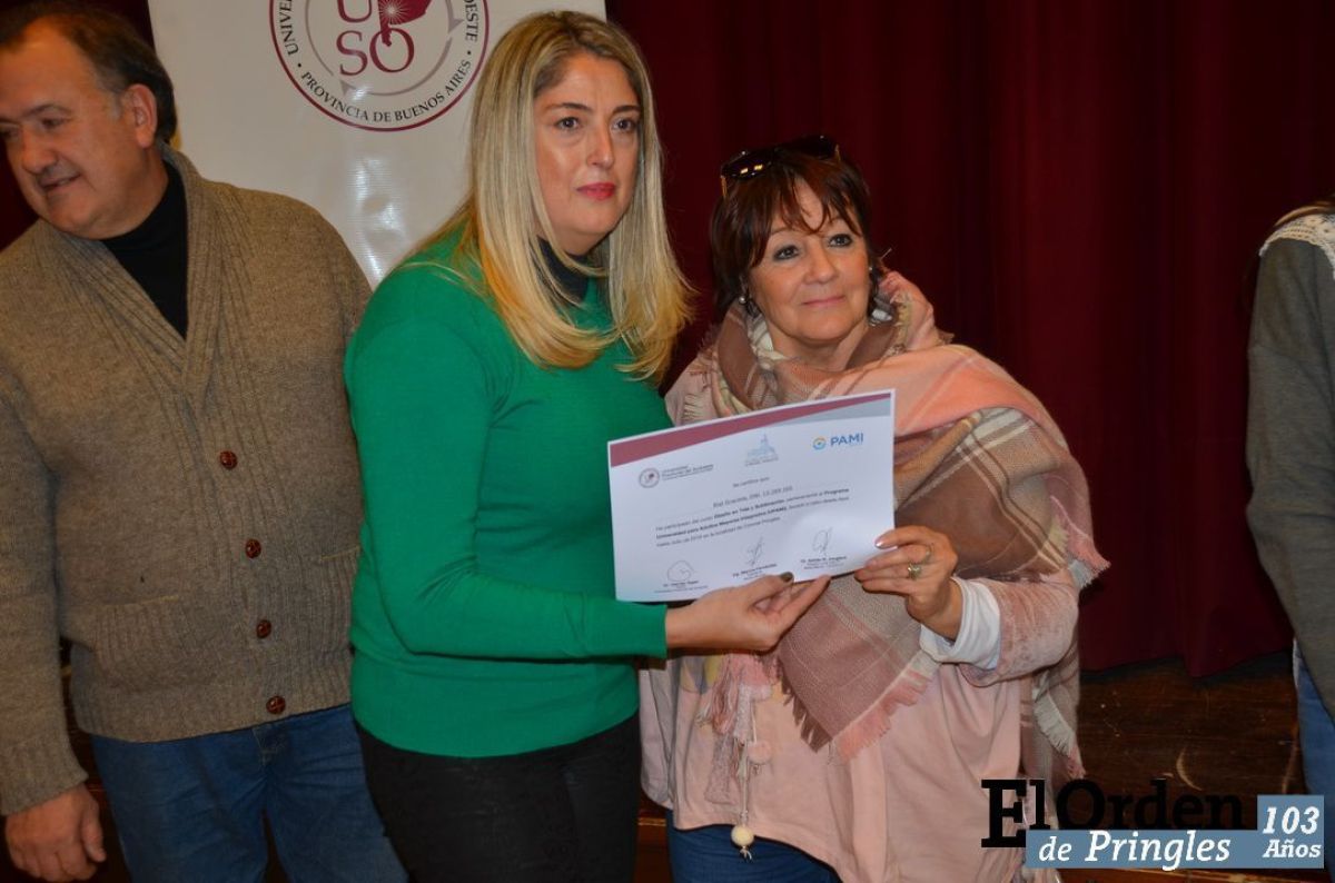 Se hizo entrega de certificados a más de 20  Adultos Mayores