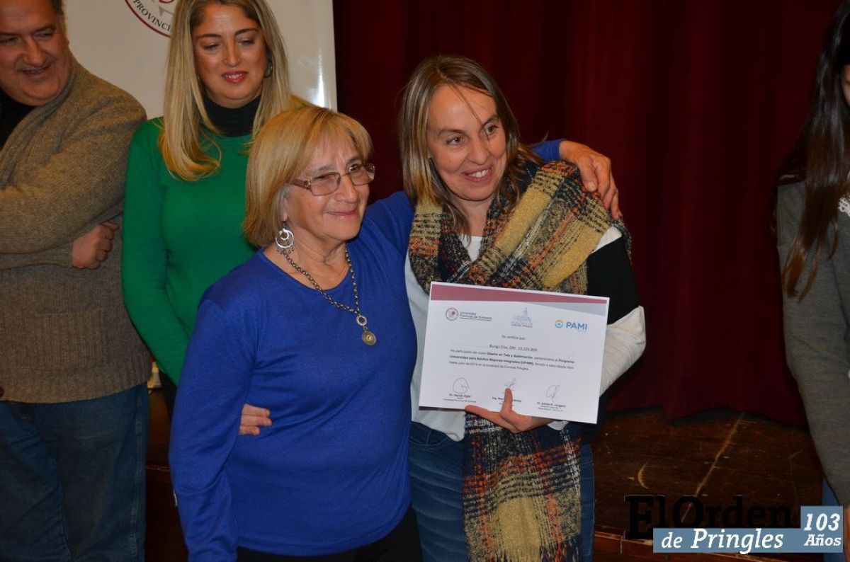 Se hizo entrega de certificados a más de 20  Adultos Mayores