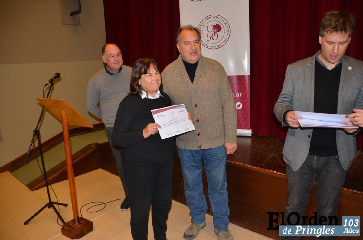 Se hizo entrega de certificados a más de 20  Adultos Mayores