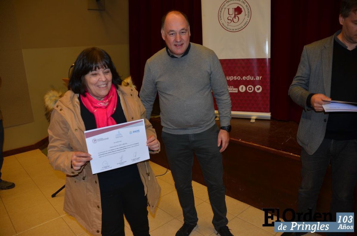 Se hizo entrega de certificados a más de 20  Adultos Mayores