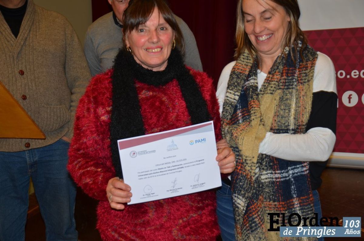 Se hizo entrega de certificados a más de 20  Adultos Mayores