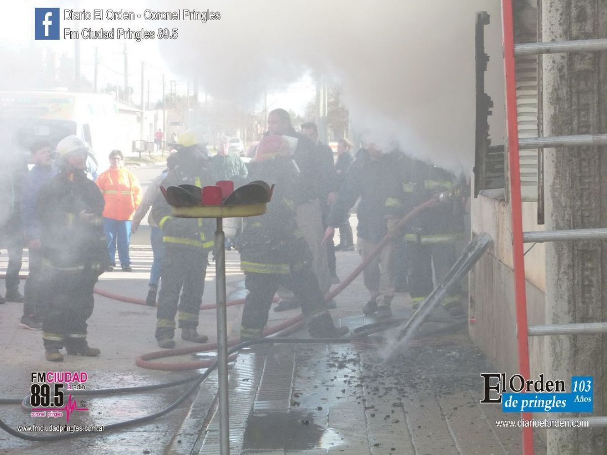 Pérdidas Totales En Un Voraz Incendio De Una Vivienda. | El Orden De ...