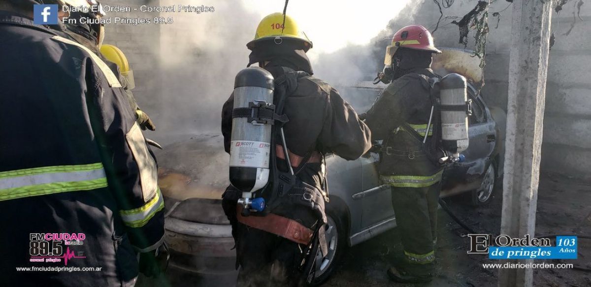 Se incendió un vehículo: pérdidas totales