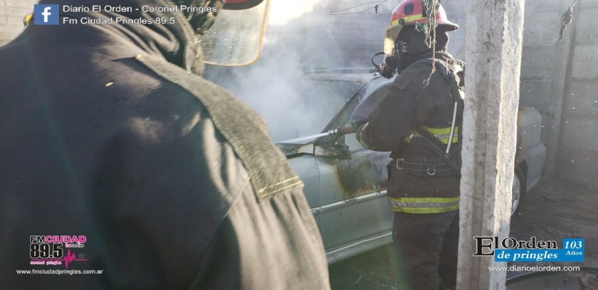 Se incendió un vehículo: pérdidas totales