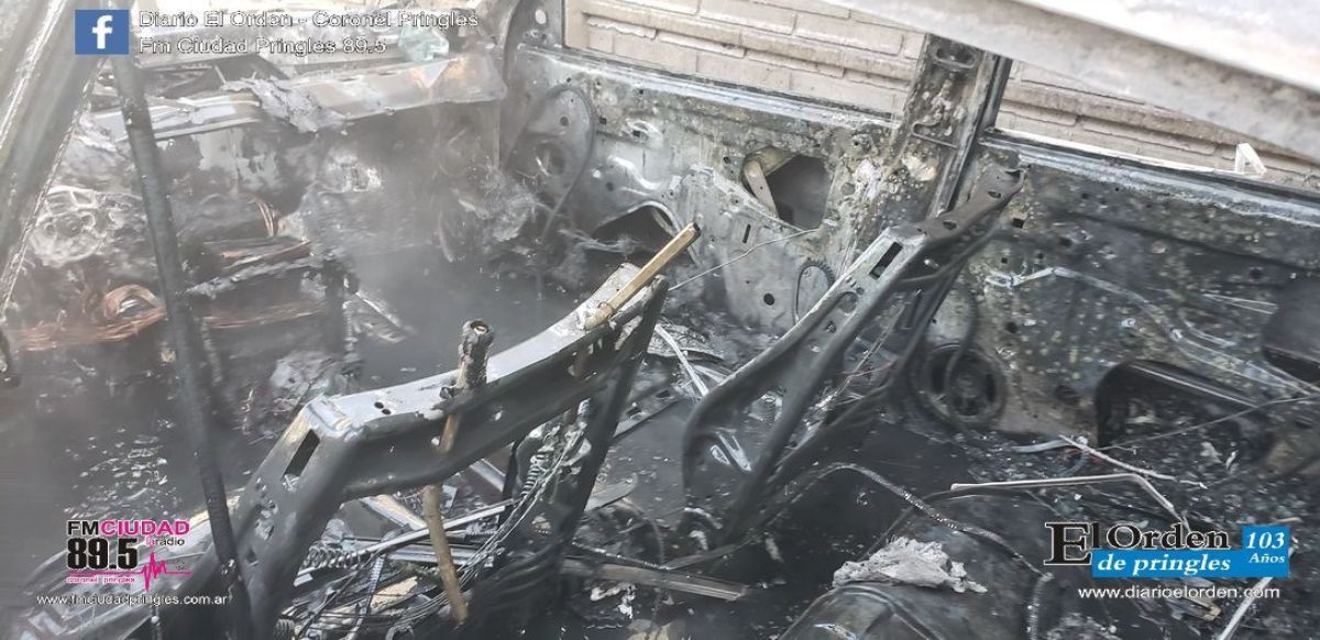 Se incendió un vehículo: pérdidas totales