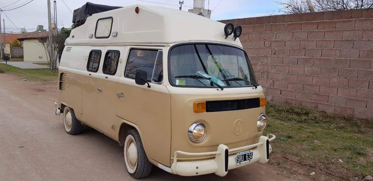 A recorrer América en "Kombi"