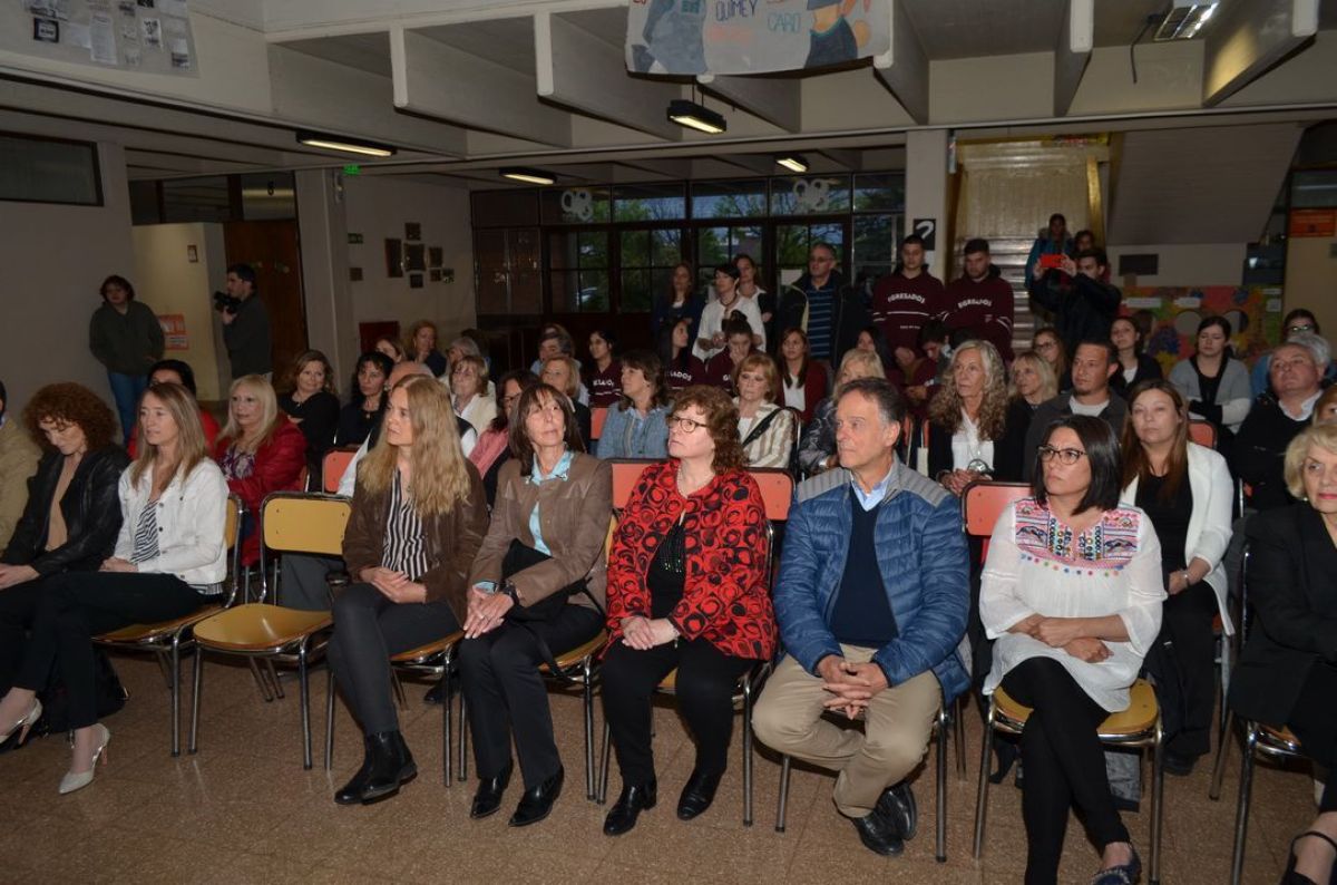 Emotiva y sentida despedida del Bachillerato de Adultos