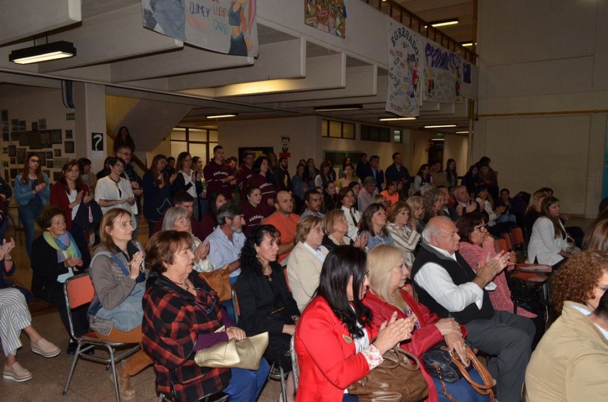 Emotiva y sentida despedida del Bachillerato de Adultos
