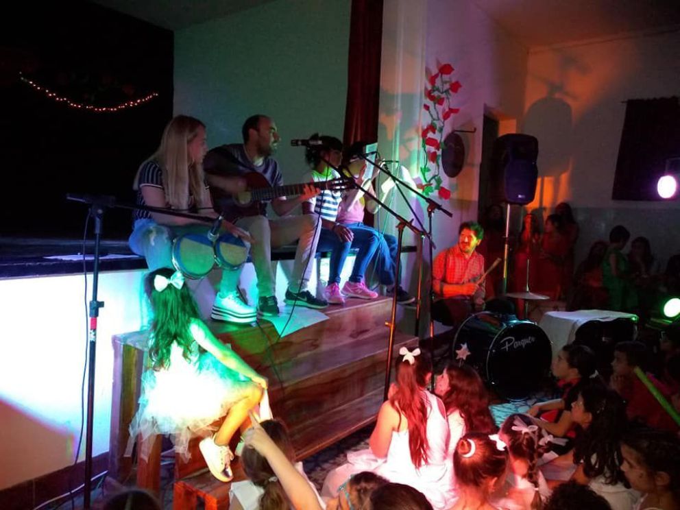 Con  la muestra "Leyendas", la Escuela de Estética cerró el año