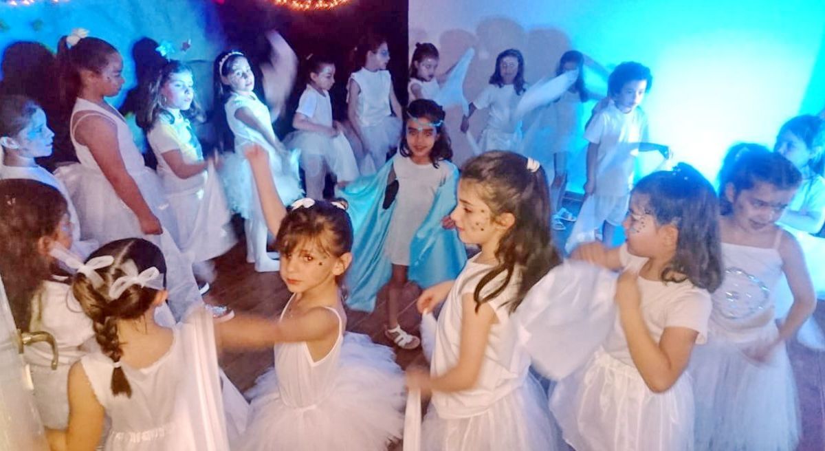 Con  la muestra "Leyendas", la Escuela de Estética cerró el año