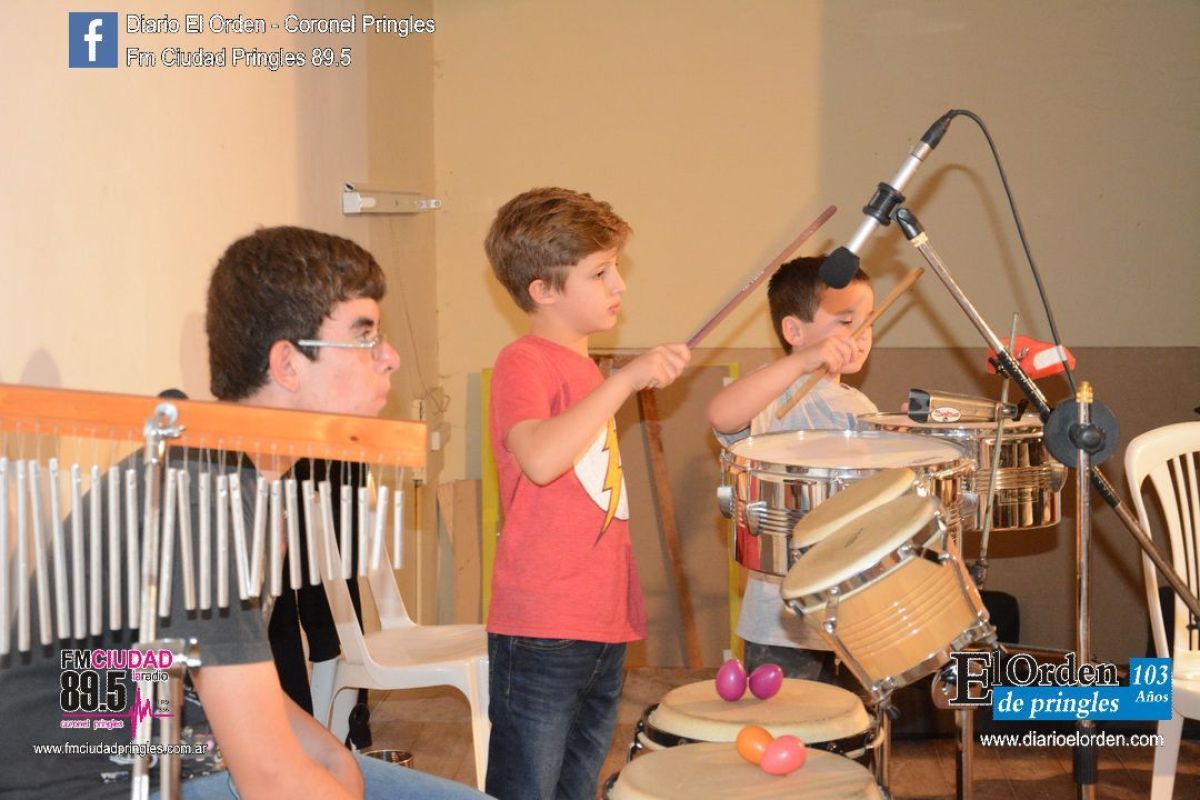 Alumnos de la Escuela de  Música realizaron su cierre anual