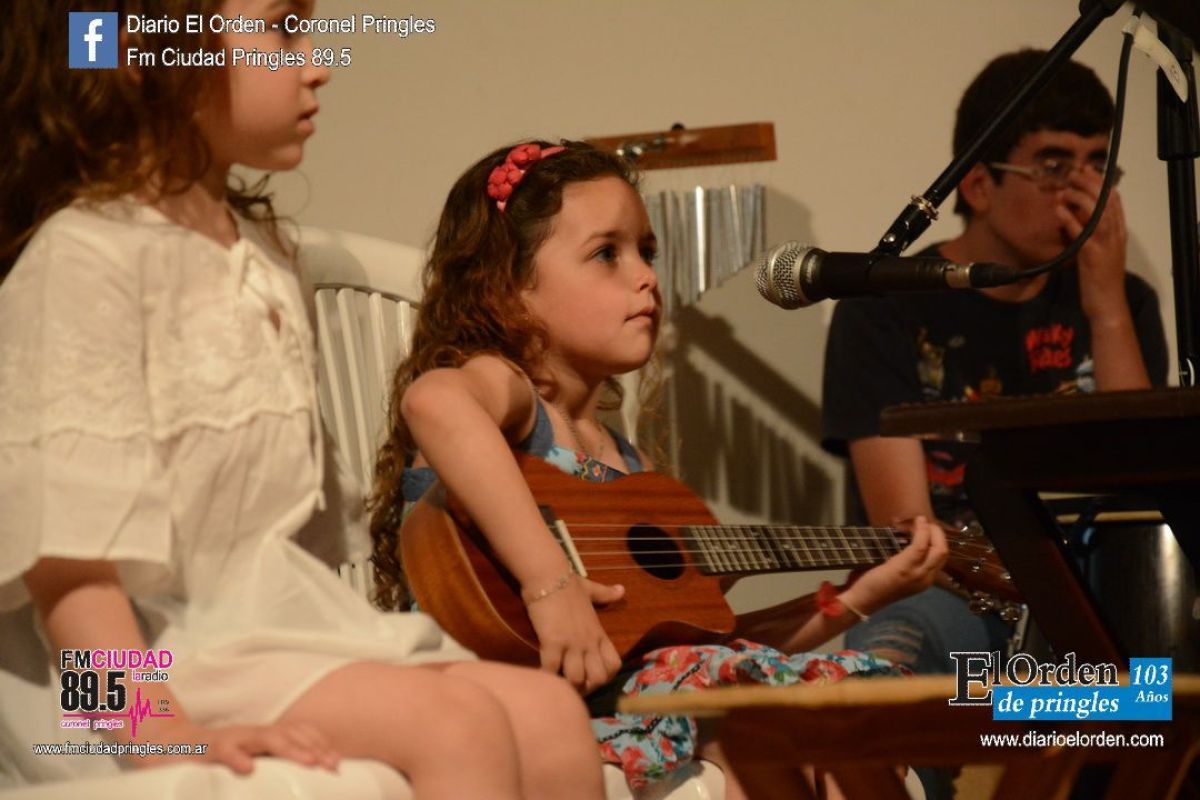 Alumnos de la Escuela de  Música realizaron su cierre anual