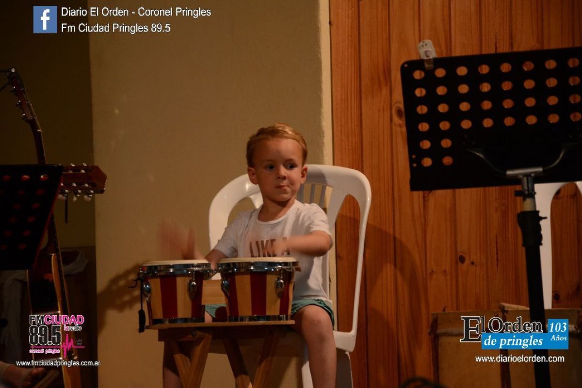 Alumnos de la Escuela de  Música realizaron su cierre anual