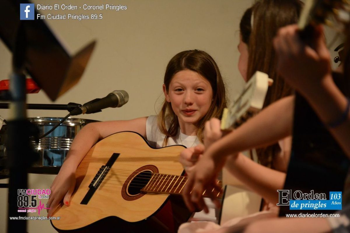 Alumnos de la Escuela de  Música realizaron su cierre anual