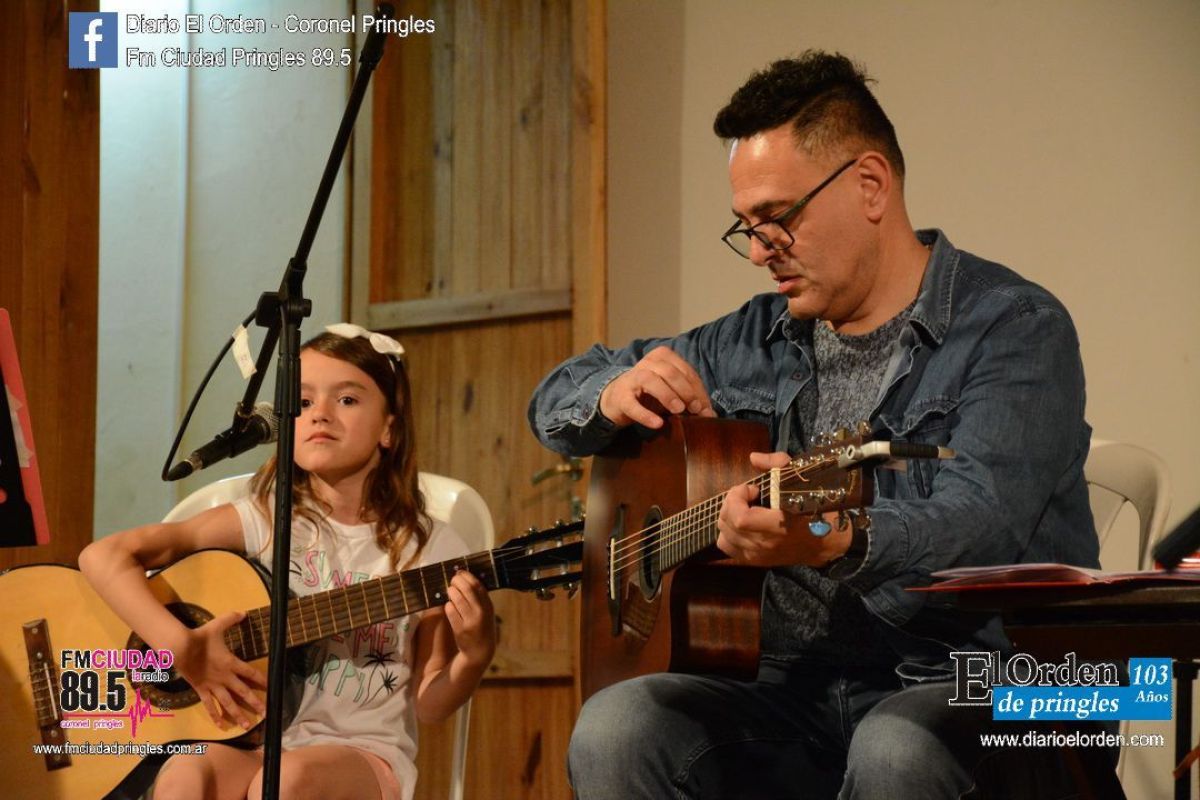 Alumnos de la Escuela de  Música realizaron su cierre anual