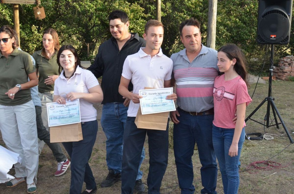 Acto de colación de alumnos de 7º año de la Escuela Agrotécnica