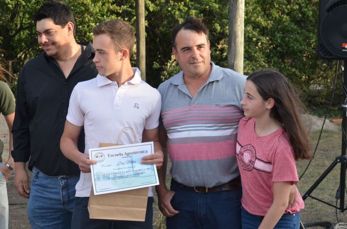 Acto de colación de alumnos de 7º año de la Escuela Agrotécnica