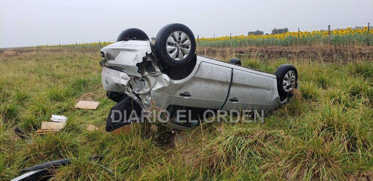 Fuerte vuelco en medio de la lluvia entre Pringles y Laprida | El Orden ...