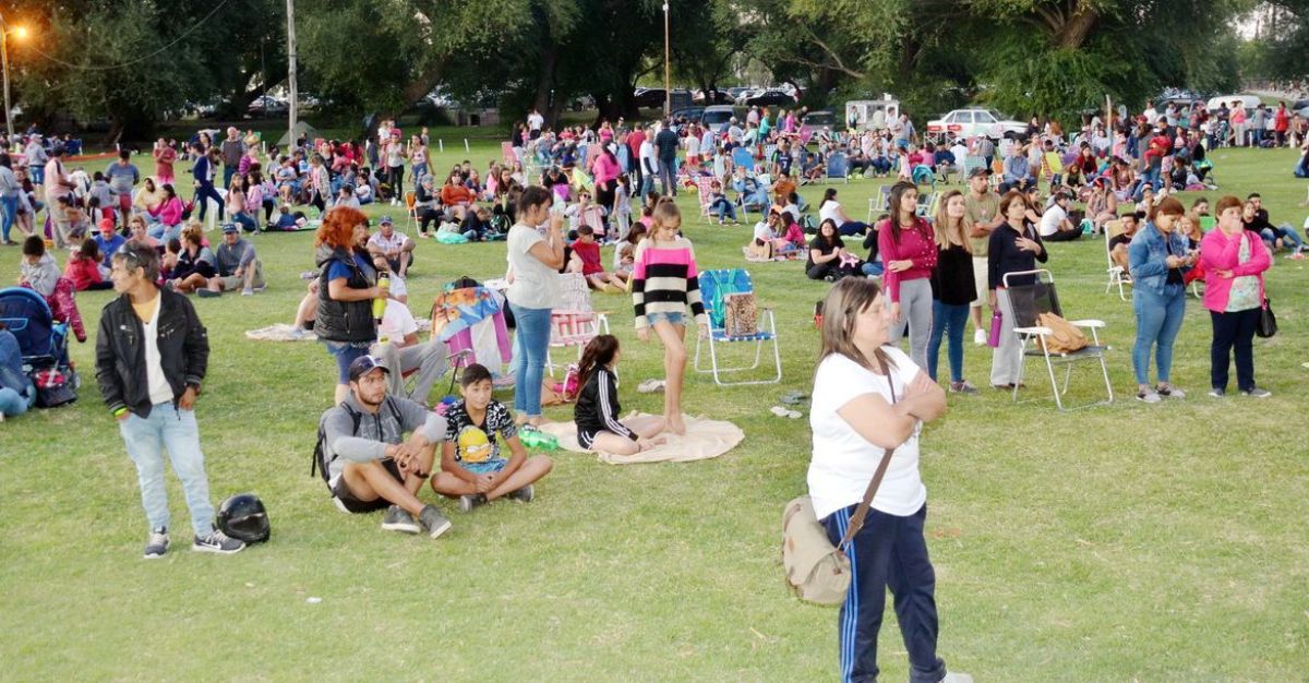 Espectacular cierre de 'Viví el verano' en el balneario