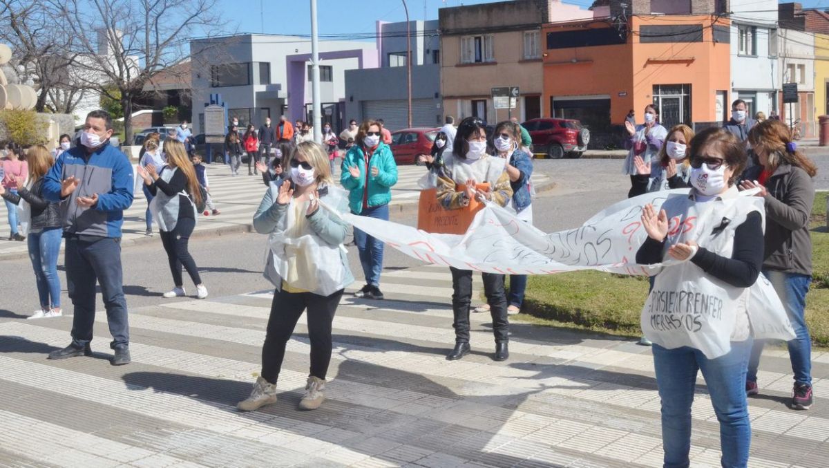 Matzkin recibió al personal de  salud luego de la marcha pacífica