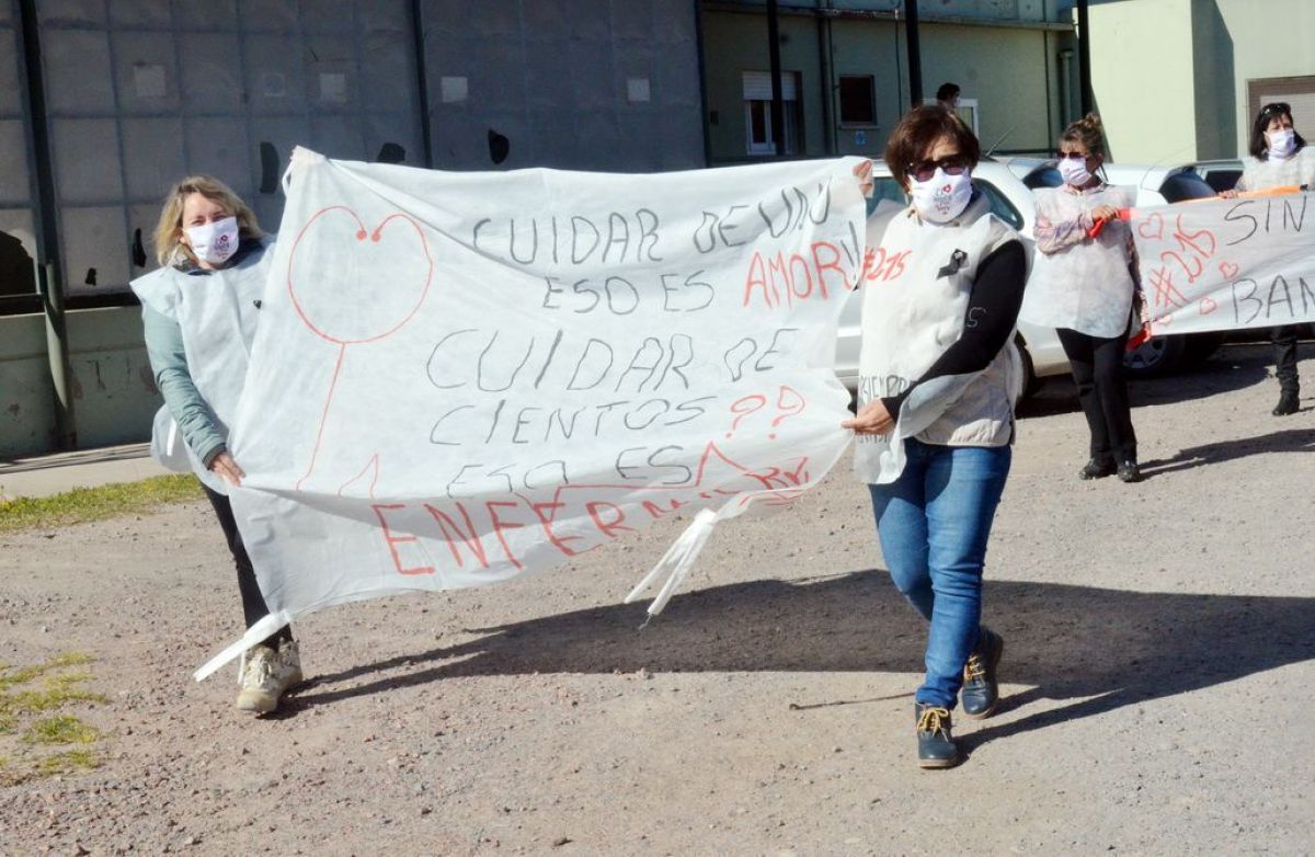 Matzkin recibió al personal de  salud luego de la marcha pacífica