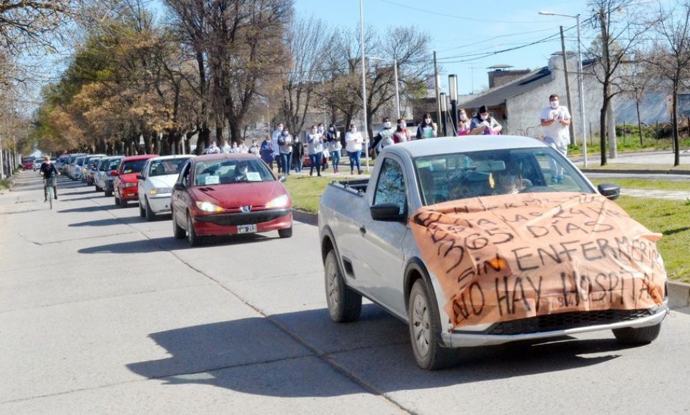 Matzkin recibió al personal de  salud luego de la marcha pacífica
