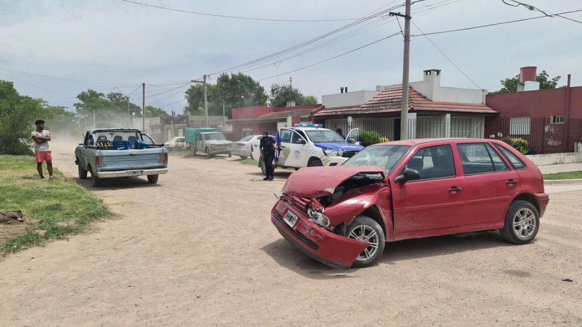 Chocaron un auto con una camioneta: 3 heridos leves | El Orden de Pringles