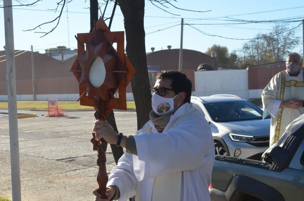 Corpus Christi paseó por las calles de la ciudad para traer su ...