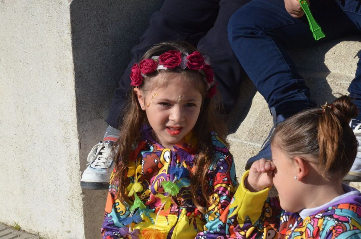 Los 'peques' del  Jardín N° 910 presentaron sus buzos de egresados.