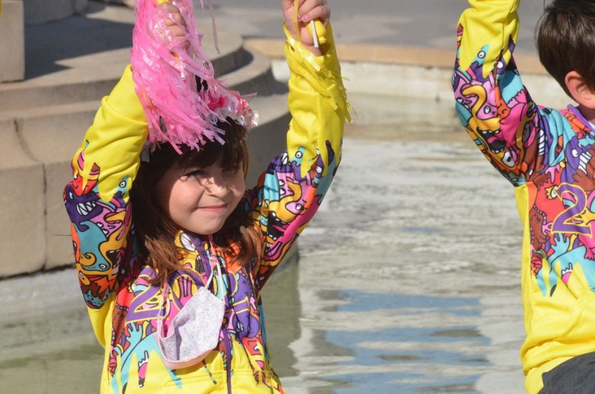 Los 'peques' del  Jardín N° 910 presentaron sus buzos de egresados.