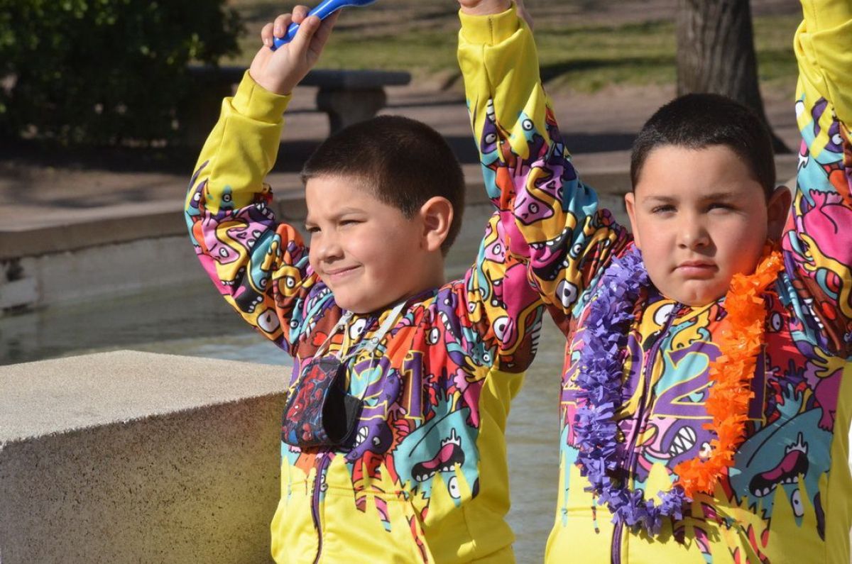 Los 'peques' del  Jardín N° 910 presentaron sus buzos de egresados.