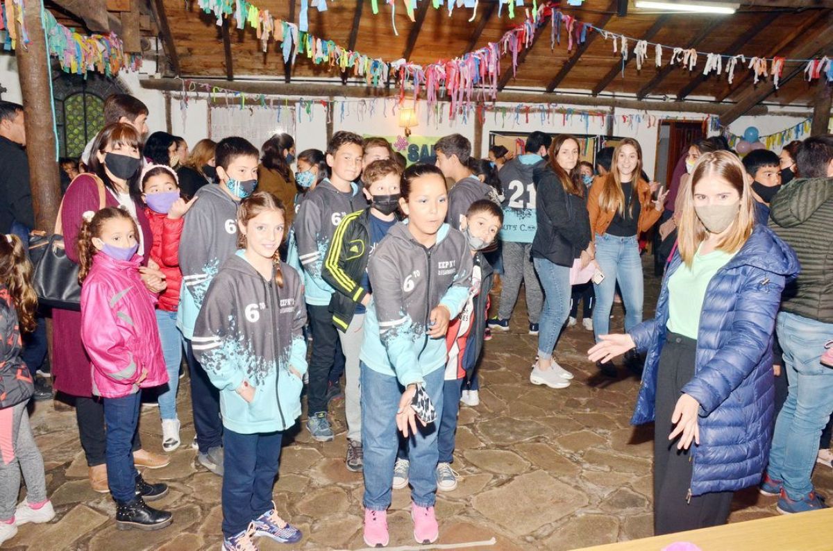 Juegos, música y baile en la exitosa kermesse familiar de la Escuela N° 1