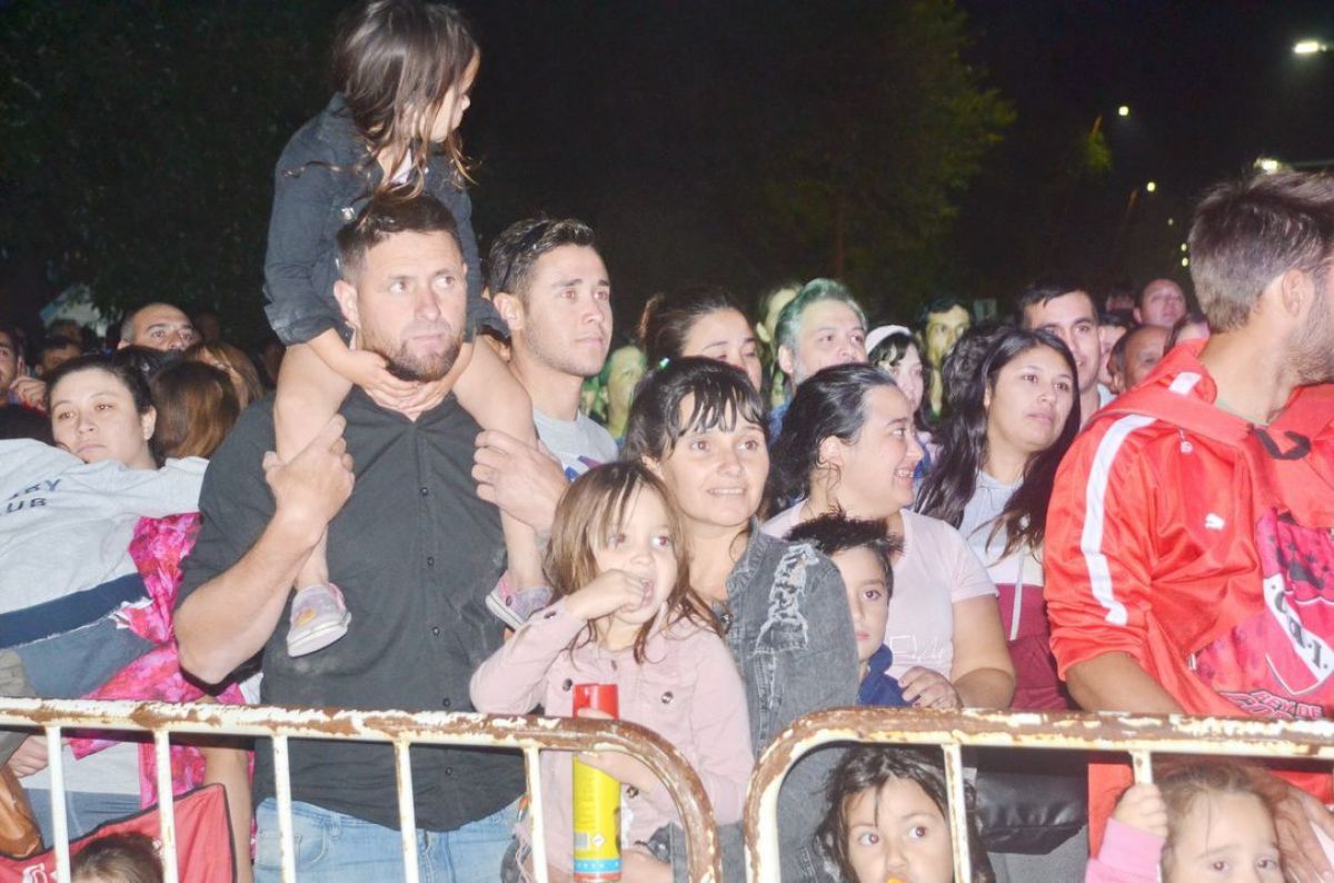 Gran cierre de Carnaval con la quema del tradicional 'Rey Momo'