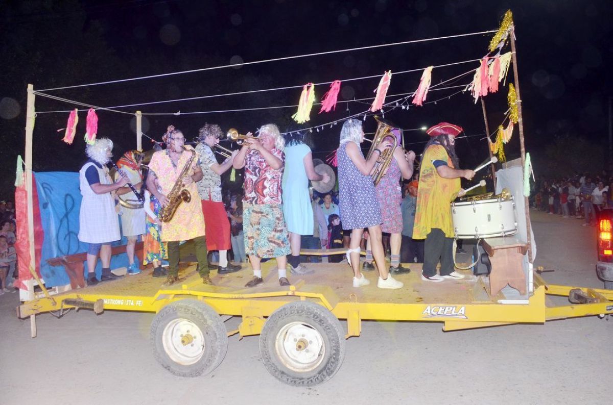 Gran cierre de Carnaval con la quema del tradicional 'Rey Momo'