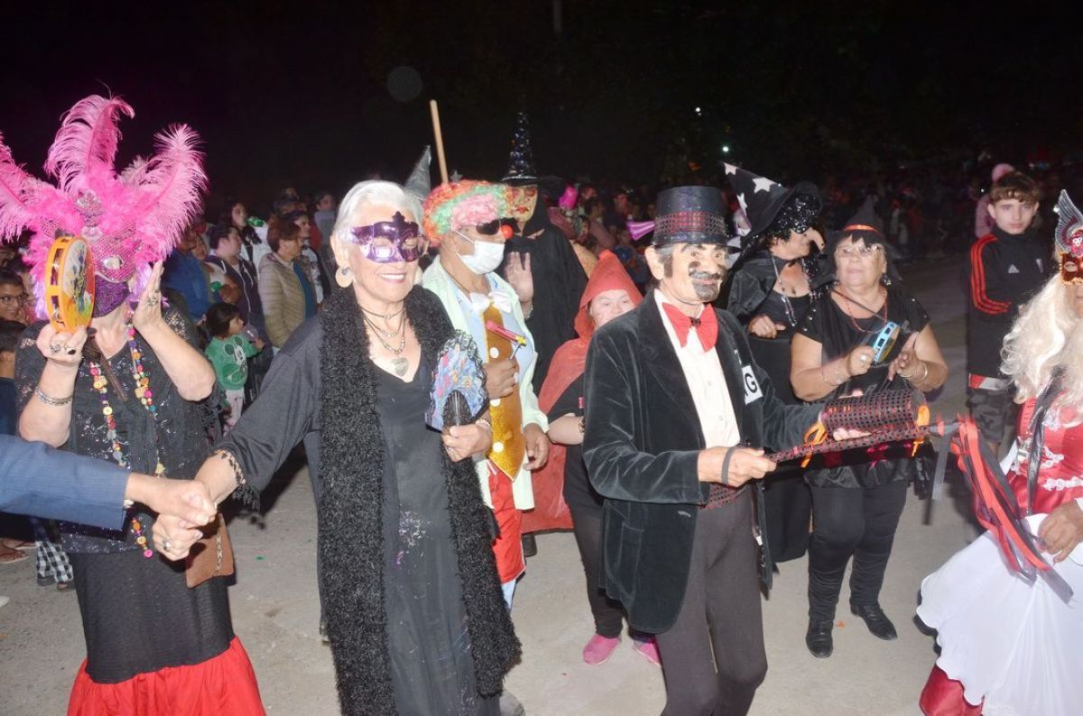 Gran cierre de Carnaval con la quema del tradicional 'Rey Momo'