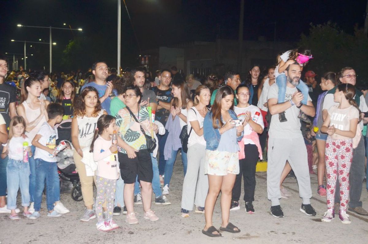 Gran cierre de Carnaval con la quema del tradicional 'Rey Momo'