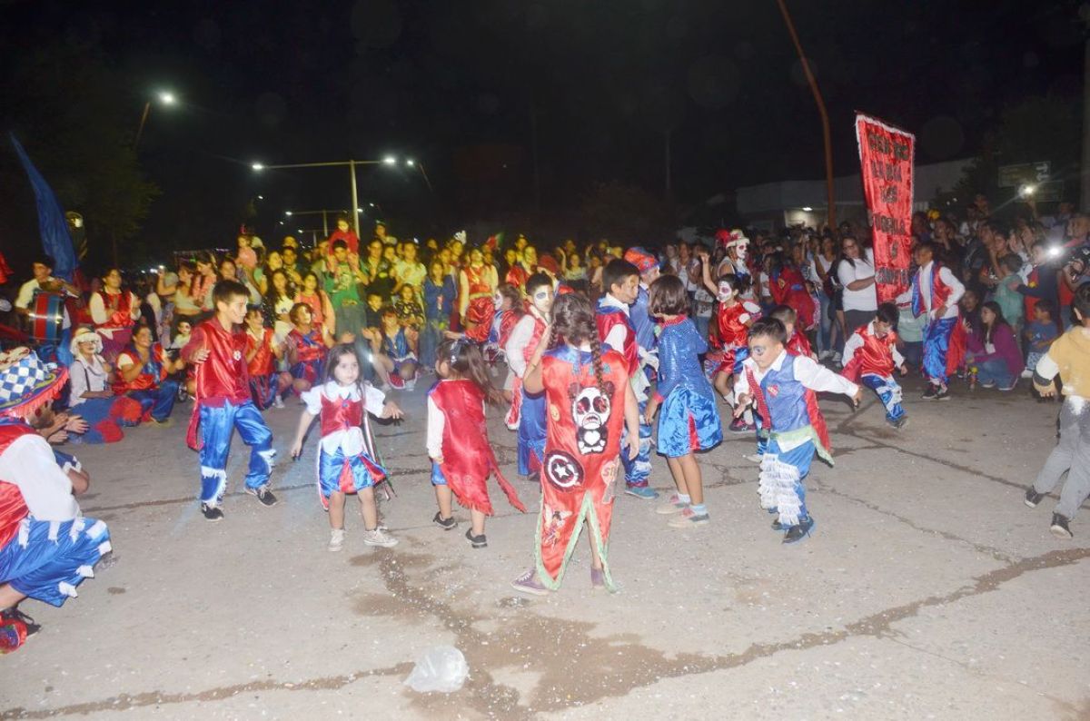 Gran cierre de Carnaval con la quema del tradicional 'Rey Momo'